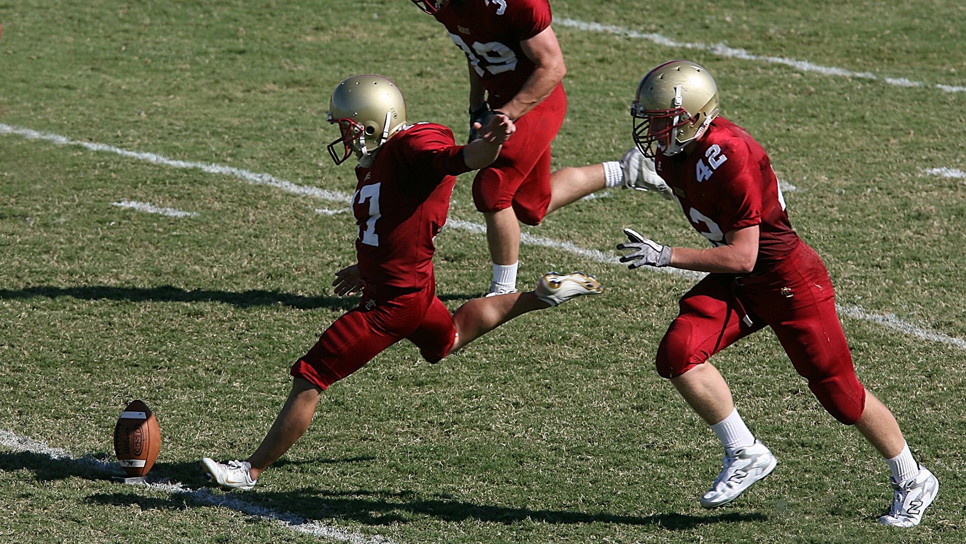 爱游戏官方-戴维·帕特森凭借出色的全局把控，帮助袋鼠队轻松击败对手，戴维a帕特森